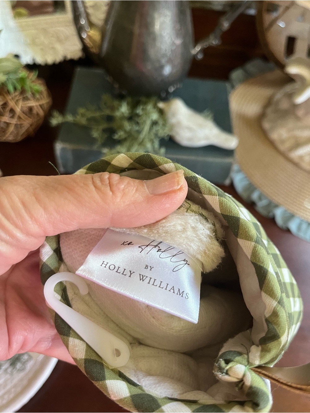 Holly Williams New Fall Oven Mitt and Trivet Set - Picture 15 of 16